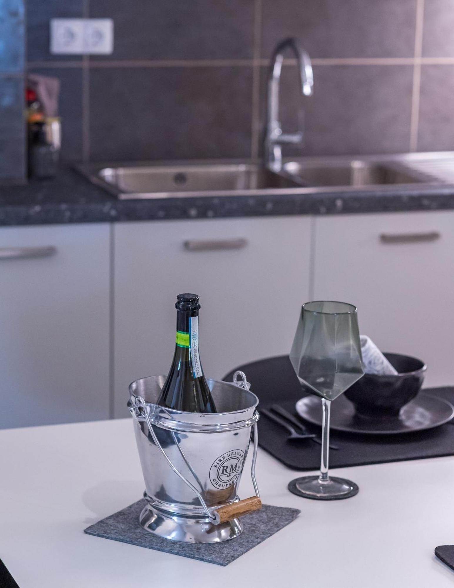 אתונה Glyfada'S Cosy Apartments מראה חיצוני תמונה